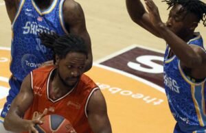 Bola basket. ASA meraih kemenangan dari Antibes berkat keranjang putri duyung Natal!