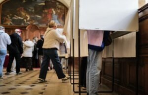 Kota 2026. Partisipasi pada siang hari sedikit meningkat dibandingkan tahun 2020 di tengah krisis Covid