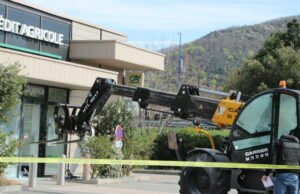 Drome. Sedang mengikuti jejak geng spesialis ledakan ATM?