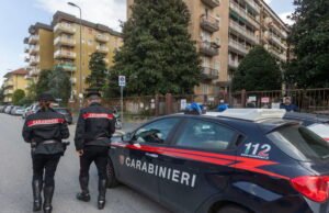 Italia. Dia meninggalkan pasiennya untuk pergi bekerja di supermarket: seorang perawat dijatuhi hukuman