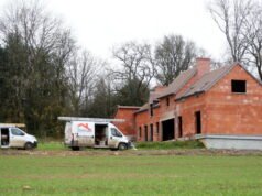 suku bunga kredit meningkat pada bulan Februari