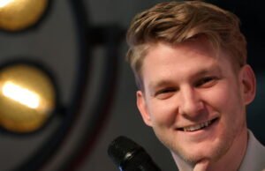 Jerman. Akhiri tepuk tangan untuk pertunjukan Immer wieder sonntags di Europa-Park