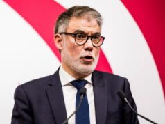 Municipal 2026. Bagi Olivier Faure, Jean-Luc Mélenchon “telah menjadi bola dan rantai sayap kiri”