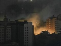 Perang Timur Tengah Militer Iran mengatakan mereka menargetkan kapal AS di dekat pelabuhan Oman, UEA menyerang lagi