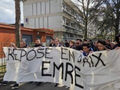 Annecy. Pawai putih menuju Emre, ditabrak bus di depan sekolahnya