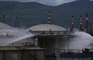 Perang di Timur Tengah. Farandou mengumumkan dukungan untuk pengangguran parsial, kilang Haifa yang terkena dampak di Israel