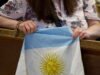 Argentina. Seorang anak laki-laki berusia 15 tahun melepaskan tembakan di sebuah sekolah, menewaskan satu orang dan melukai delapan orang