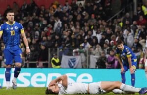 Sepak bola. Italia tidak akan pergi ke Piala Dunia ketika Bosnia, Turki, Swedia dan Republik Ceko memenangkan tiket mereka