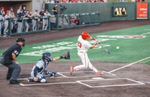 Liberty Menggunakan Inning Kesembilan Tiga Lari untuk Mengalahkan NC State