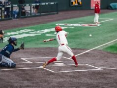 Rett Johnson Menerima Berbagai Penghargaan Tengah Musim Nasional