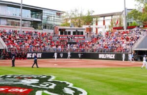 Paket Menjatuhkan Pertarungan Rivalitas Melawan Tar Heels