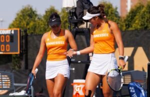 #15 Lady Vols Jatuhkan Pertandingan Jalan Musim Reguler Terakhir Ke #1 Georgia, 4-0
