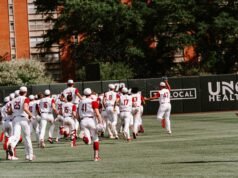 Ty Head Memainkan Pahlawan untuk membantu NC State Sweep Notre Dame