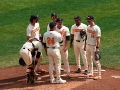 Penerbangan Terputus dalam Ekstra, Jatuhkan Seri Final ke LSU