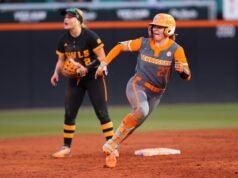 Malam Pencetakan Rekor Taelyn Holley Memimpin #9 Lady Vols menuju Kemenangan Aturan Lari 13-5