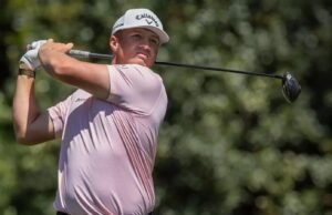 Herrington Ties untuk Skor Amatir Rendah di Masters