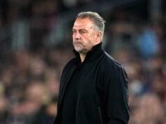 Flick mengeluh kepada UEFA tentang lapangan Metropolitano jelang Atletico Madrid vs Barcelona