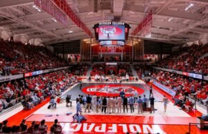 Gulat Wolfpack Menandatangani Kelas Atas Dailey dan Tabor