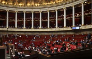 deputi menolak kesepakatan yang dibuat antara pengusaha dan serikat pekerja