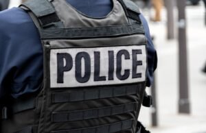 Tiga petugas polisi menjadi sasaran penyelidikan atas kekerasan dan pemerkosaan selama penahanan polisi di Sarcelles