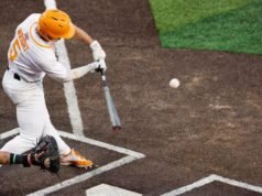 Vol Biaya Tiket Masuk Gratis dalam Kekalahan Pembukaan Seri ke #13 Alabama