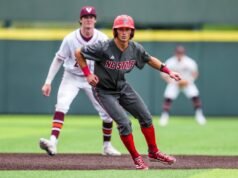 Hujan Tidak Bisa Memperlambat Kelelawar Wolfpack dalam Kemenangan 14-7