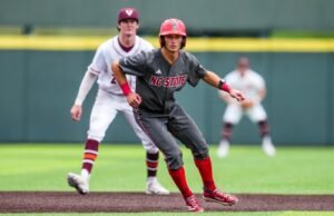 Hujan Tidak Bisa Memperlambat Kelelawar Wolfpack dalam Kemenangan 14-7