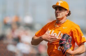 Kuhns Dinobatkan Penghargaan Golden Spikes x Pemain Bisbol Terbaik D1 Minggu Ini