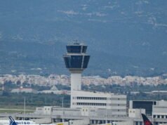 Pekerjaan. Perusahaan Air Antilles ditempatkan dalam likuidasi wajib dengan penghentian aktivitas segera