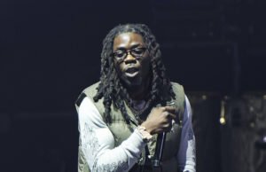 Rapper Gazo menabrak penggemarnya di Lyon dan terbang ke konser di Martinik