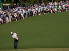 Scottie Scheffler melakukan 2 pukulan di dalam air dan putaran pertamanya di atas par di Masters dalam 3 tahun