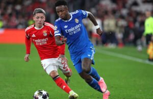 Kartu merah dapat diberikan kepada pemain yang menutup mulutnya saat menghadapi lawan