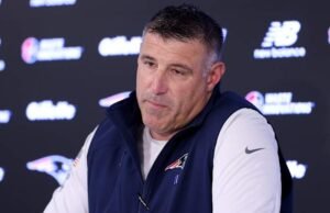 Pelatih Patriots Mike Vrabel sedang mencari konseling dan akan melewatkan Hari ke-3 draft NFL, kata laporan