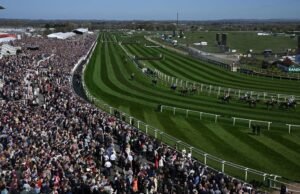 Penari Emas Kuda Festival Nasional Agung mati setelah memenangkan perlombaan | Balapan | Olahraga