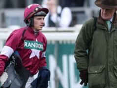 Cedera fatal Penari Emas dijelaskan oleh joki saat kudanya mati beberapa menit setelah memenangkan perlombaan | Balapan | Olahraga