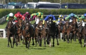 Joki Grand National dibawa ke rumah sakit karena kuda Top Of The Bill memicu ketakutan | Balapan | Olahraga