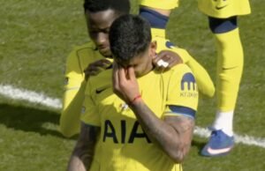 Cristian Romero meninggalkan lapangan sambil menangis saat pertandingan Tottenham ditangguhkan | Sepak Bola | Olahraga