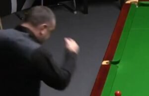 Bintang Kejuaraan Snooker Dunia melihat meja merah dan meninju sebelum keluar | Lainnya | Olahraga