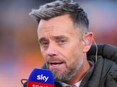 Ikon Prem mengancam akan ‘melempar hook kanan’ jika dia melihat manajer lagi | Sepak Bola | Olahraga