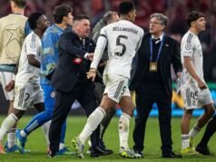 Jude Bellingham secara paksa menahan diri dari wasit saat Bayern vs Real berakhir kacau | Sepak Bola | Olahraga