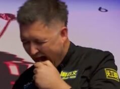 Kyren Wilson menggigit ujung isyarat snooker setelah memukulnya ke lantai | Lainnya | Olahraga