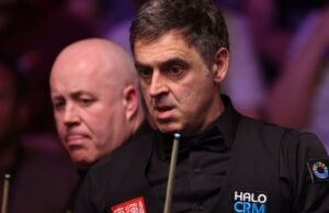 Ronnie O’Sullivan membuat tabel Kejuaraan Dunia berantakan selama pertandingan John Higgins | Lainnya | Olahraga