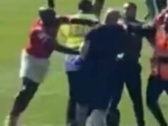 Polisi mengeluarkan pernyataan saat pemain York City meninju penggemar selama invasi lapangan | Sepak Bola | Olahraga