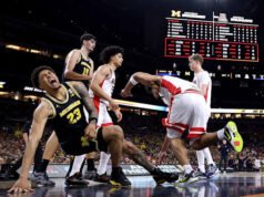 Bintang bola basket Michigan Yaxel Lendeborg memberikan kabar terbaru tentang cederanya; status untuk permainan judul vs. UConn