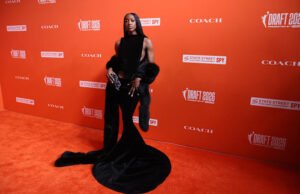 Para pendatang baru membantu menghadirkan energi Met Gala ke karpet oranye rancangan WNBA