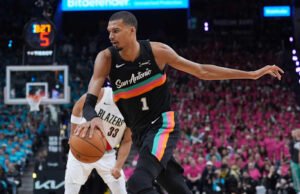 Wembanyama menikmati keamanan Hall of Famers, penggemar dalam debut playoff sebagai Blazers teratas Spurs