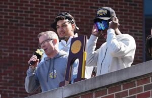 Kembali ke Ann Arbor, Dusty May memberi tahu penggemar Michigan yang gembira: ‘Trofi ini milikmu’