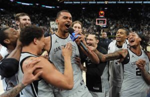 Victor Wembanyama dari Spurs mengatakan dia tidak bisa tidak bermimpi tentang gelar NBA. Kesempatan pertamanya ada di sini