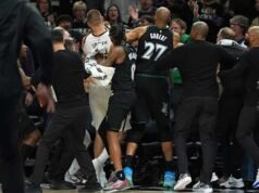 Dosunmu mencetak 43 poin saat Timberwolves mengatasi cedera untuk mengalahkan Nuggets 112-96 untuk memimpin 3-1