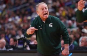 Tom Izzo dari Michigan State mengatakan dia melakukan pembicaraan serius tahun lalu tentang melatih Phoenix Suns dari NBA